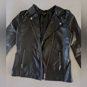 🖤🖤😎New Look Faux Black Leather Jacket. Size Small. Excellent Condition.🖤